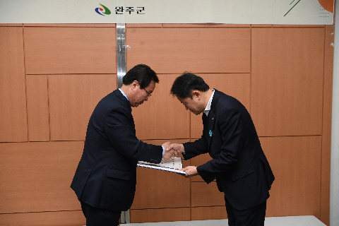 완주군 사회적경제 육성위원회 위촉식 (10).JPG
