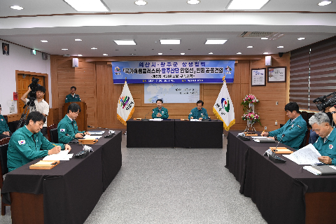 국가식품클러스터 인입선 반영 공동건의문 서명식 (7).JPG