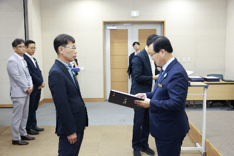 하반기 사령교부 6급이상 (98).JPG
