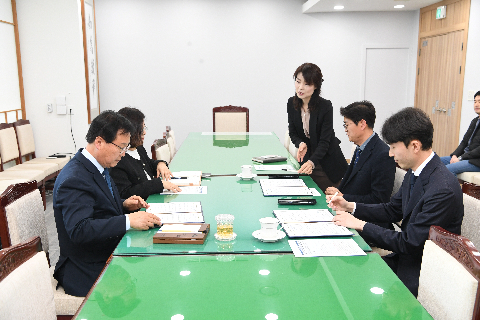 아동청소년 부모빛 대물림 방지 법률지원 협약식 (11).JPG