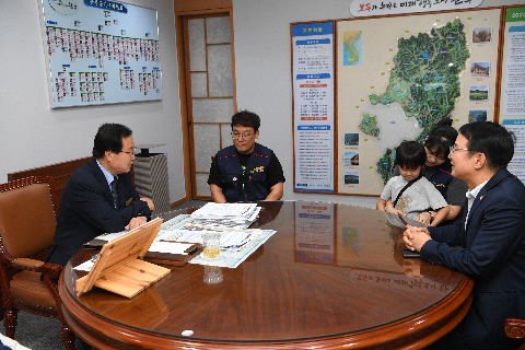 y식자재마트 봉동점 이웃돕기 후원물품 전달식 (5).JPG