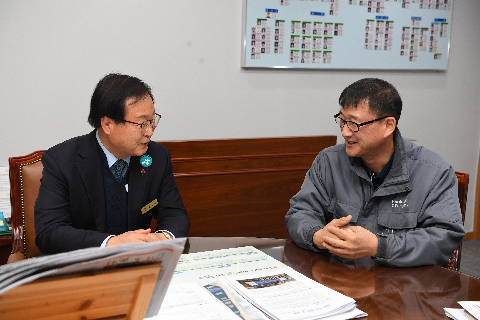 한국앤컴퍼니 후원금 전달식 (3).JPG