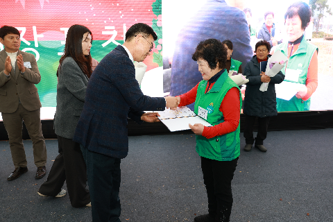 완주군 새마을지도자대회 & 크리스마스 축제 (48).JPG