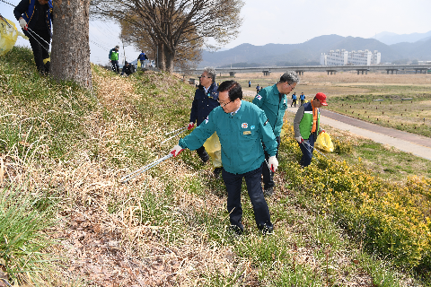 안보자문협의회 만경강 정화활동 (34).JPG