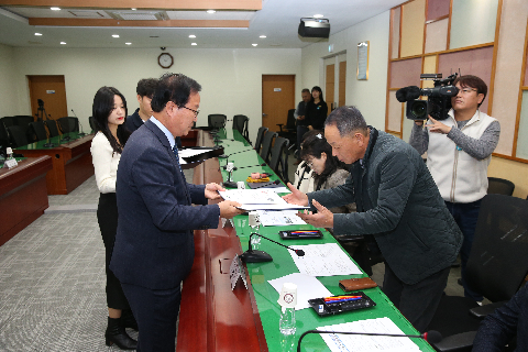 렴군민감사관 위촉식 (30).JPG