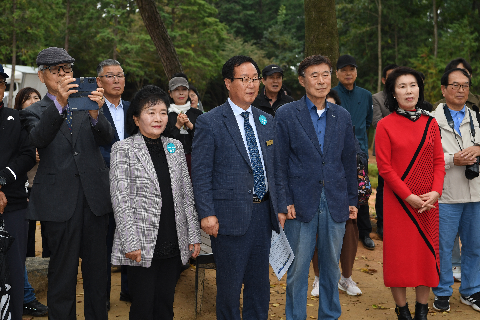 만가리 시비 제막식 (8).JPG