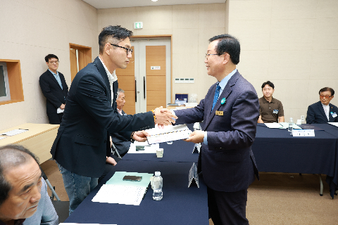 완주 대도약 발전위원회 출범식 (81).JPG