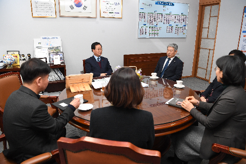 아데카코리아(주) 장학금 전달식 (6).JPG