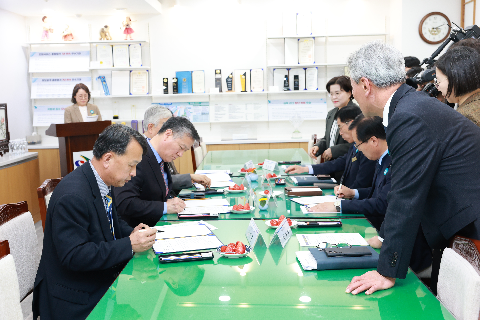 독서국가 완주 추진 협의회 업무협약 (7).JPG