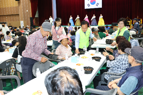 사랑의 짜장면 나눔 효 잔치행사 (59).JPG