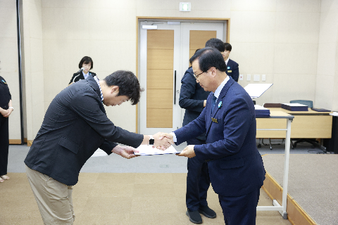 하반기 사령교부 6급이상 (136).JPG