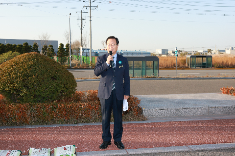 비나텍 김치나눔 전달식 (6).JPG