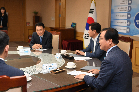 UPS 안전성 평가센터 선정 업무협약식 (10).JPG