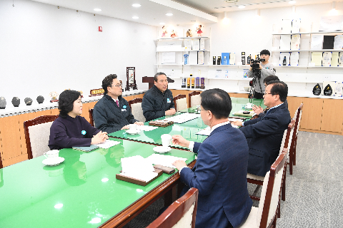 무인 자동 급이시스템 시범 보급을 위한 mou체결 (7).JPG