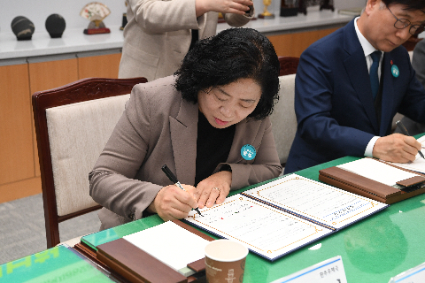 저소득층 재해사고대비 만원의 행복보험 협약식 (15).JPG