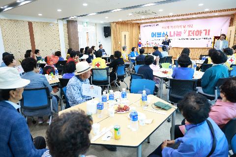 대한적십자사봉사회 완주군협의회 어버이날 행사 (10).JPG