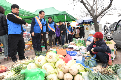 설맞이 전통시장 장보기행사 (43).JPG