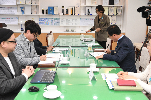 외국인 계절근로자 의류기부 업무협약식(나눔해) (8).JPG