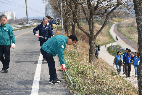 안보자문협의회 만경강 정화활동 (60).JPG