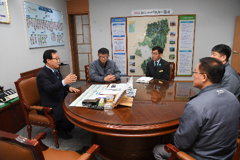한국앤컴퍼니 후원금 전달식 (5).JPG