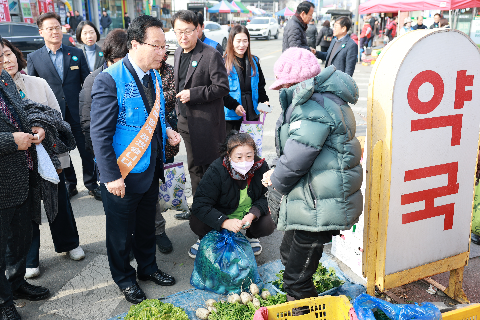 고산시장 설맞이 전통시장 장보기 행사 (44).JPG