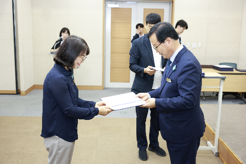 하반기 사령교부 6급이상 (143).JPG