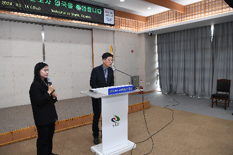 공공형 계절근로자 입국 환영행사 (14).JPG