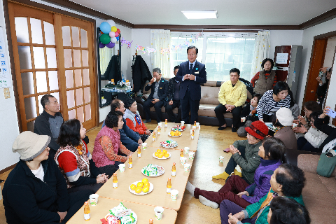 신기마을 어르신 작은도서관 차담회 (10).JPG