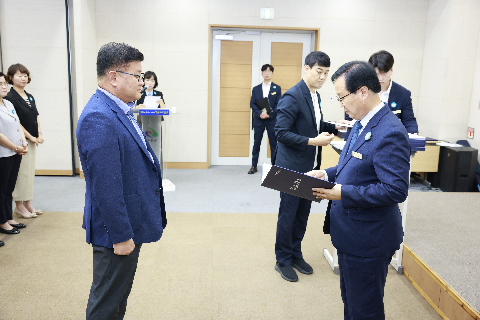 하반기 사령교부 6급이상 (28).JPG