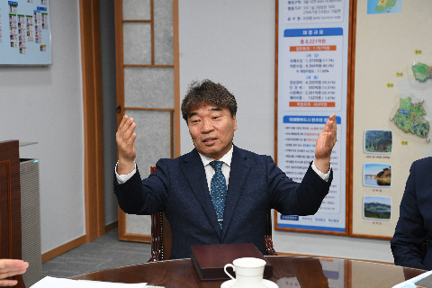 문성철 부군수 사령교부 (9).JPG