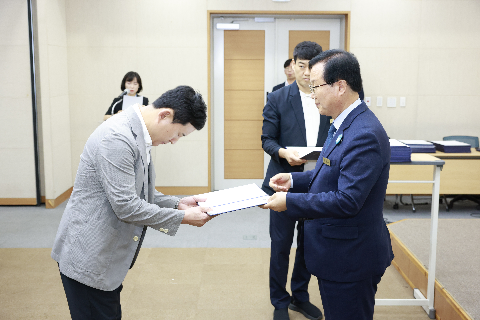 하반기 사령교부 6급이상 (76).JPG