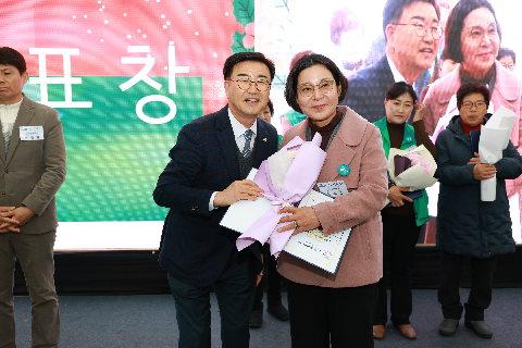 완주군 새마을지도자대회 & 크리스마스 축제 (53).JPG