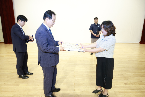 직원월례회 (16).JPG