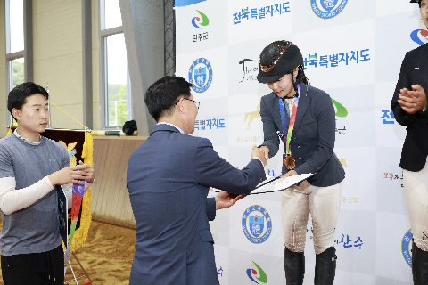 제2회 만경강배 승마대회 (50).JPG