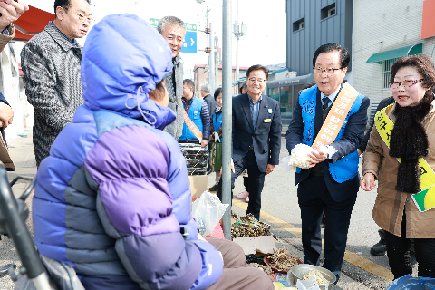 고산시장 설맞이 전통시장 장보기 행사 (35).JPG