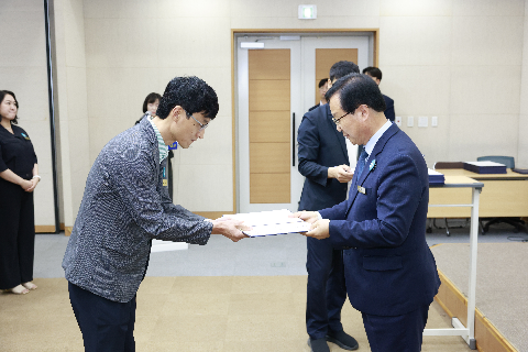 하반기 사령교부 6급이상 (138).JPG