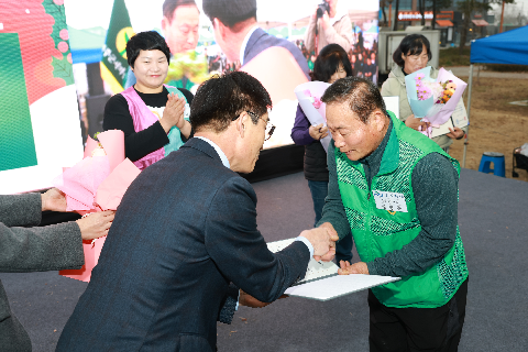 완주군 새마을지도자대회 & 크리스마스 축제 (11).JPG