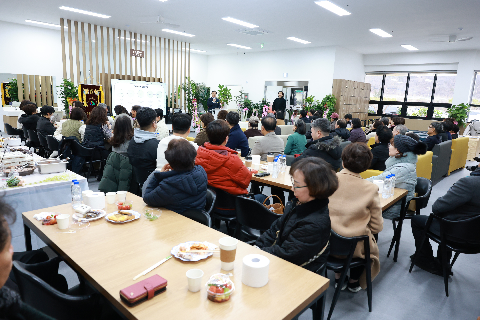 심청이효재가복지센터 개소식 (7).JPG