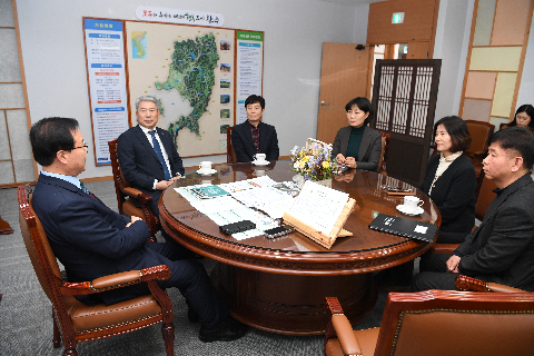 아데카코리아(주) 장학금 전달식 (3).JPG
