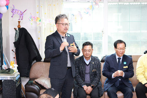 신기마을 어르신 작은도서관 차담회 (17).JPG