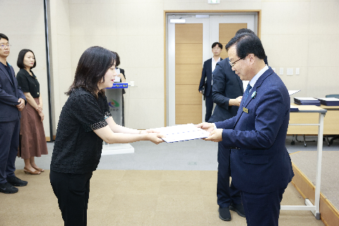 하반기 사령교부 6급이상 (111).JPG
