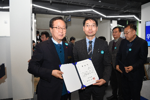 완주수소연구원 개원식 (40).JPG