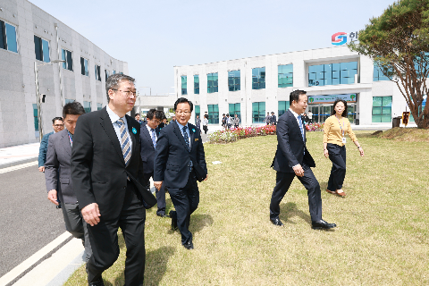 수소용품센터 기념식수 행사 (24).JPG