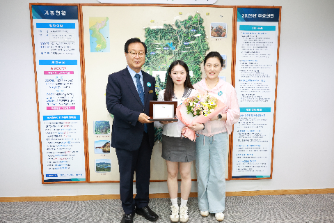 이한나어린이청소년의회의원 1일 군수 위촉식 (9).JPG
