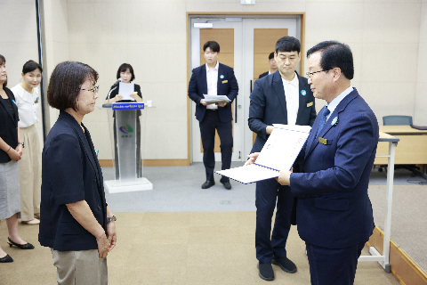 하반기 사령교부 6급이상 (162).JPG