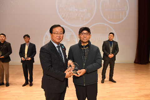 직원월례회 (45).JPG