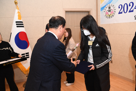 애향운동본부 정기총회 및 장학증서 수여식 (80).JPG