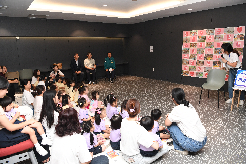 완주군 어린이집 이웃돕기 성금 전달식 (1).JPG