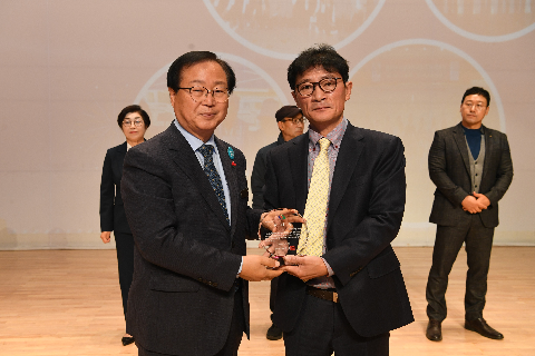 직원월례회 (37).JPG