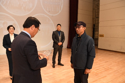 직원월례회 (42).JPG